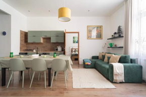 Premium Central Apartment with 4 Bedrooms 3 Bathrooms